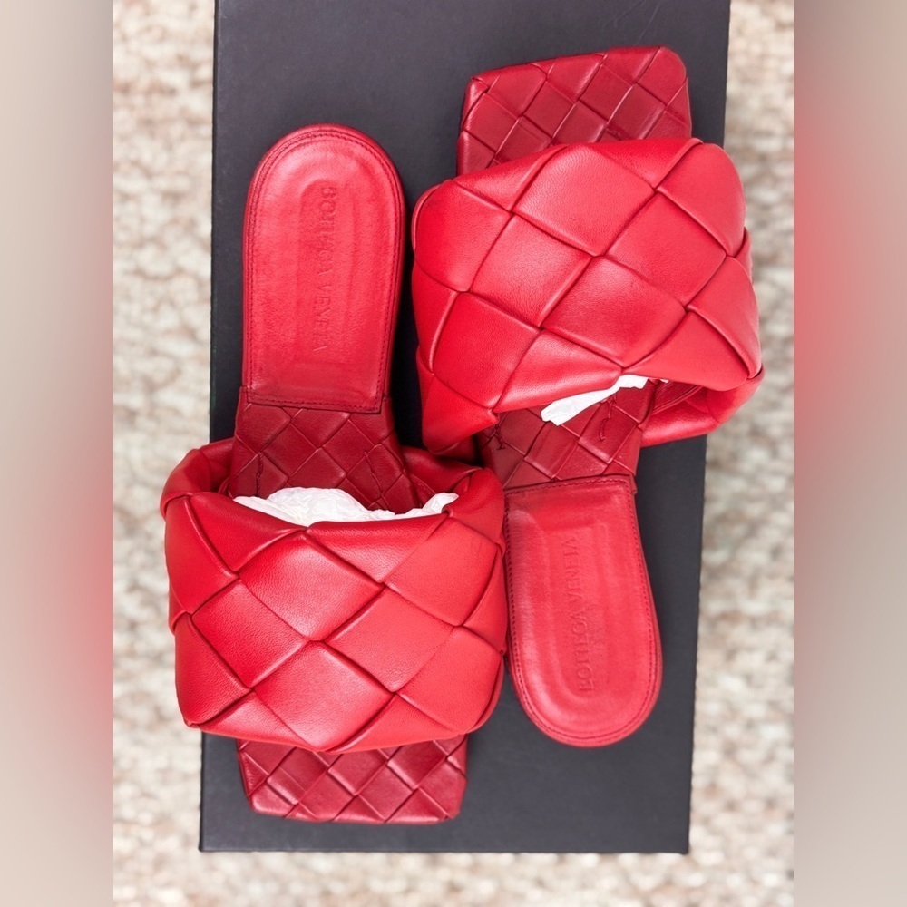 Bottega Veneta Red Quilted Sandals Size 37 - Picture 3 of 14